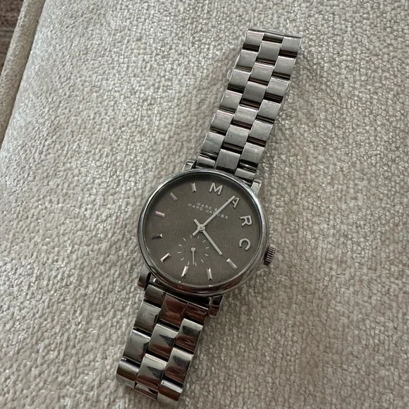 Marc Jacobs | Accessories | Marc Jacobs Metallic Silver  display picture 1